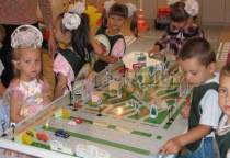 Настольно-напольная игра (магнитно-маркерный макет) "Азбука дорог" + комплект тематических магнитов - «globural.ru» - Салават